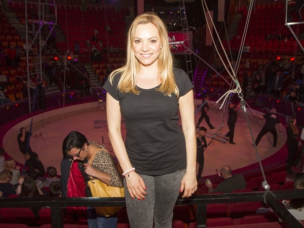 Sári Évi - december 12. 19 óra