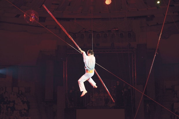 Túlélte a zuhanást az artista a Fővárosi Nagycirkuszban