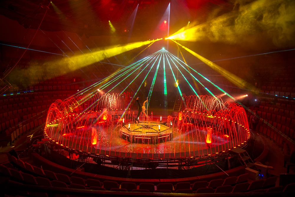 Atlantisz gyermekei - Vízi cirkusz egyedülálló látványvilággal