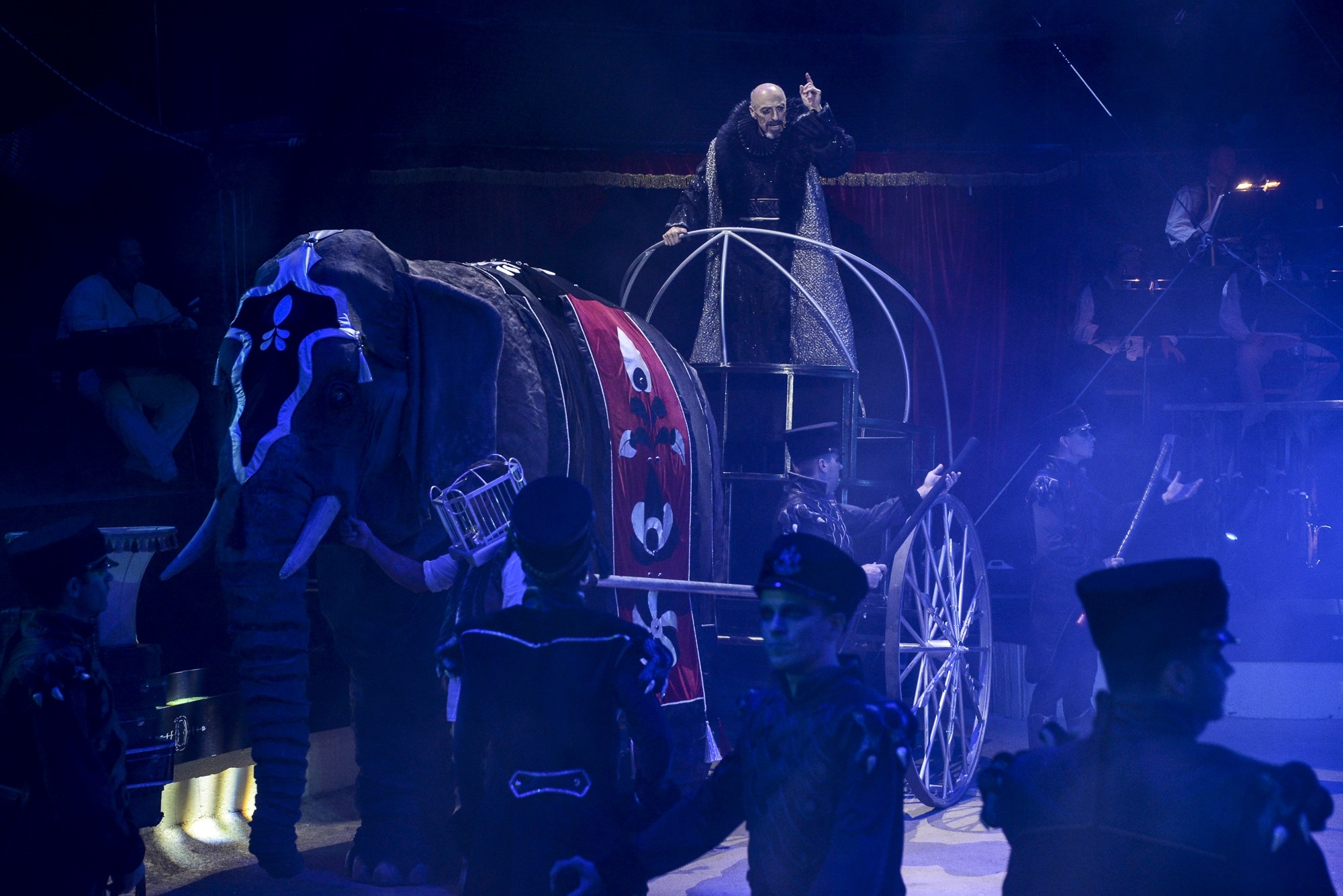 De hogy kerül a Lúdas Matyiba egy elefánt?