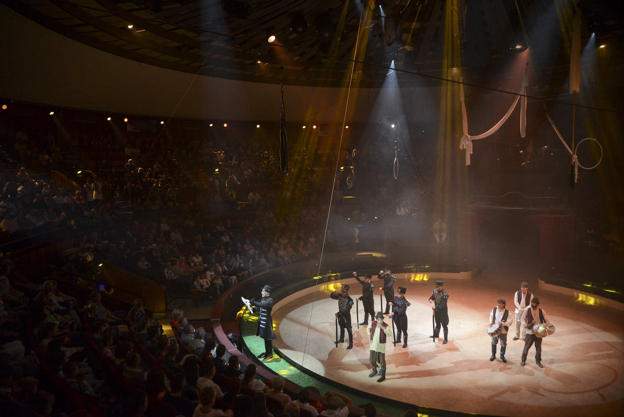 Teltház és tomboló taps a Lúdas Matyi a cirkuszban utolsó előadásán
