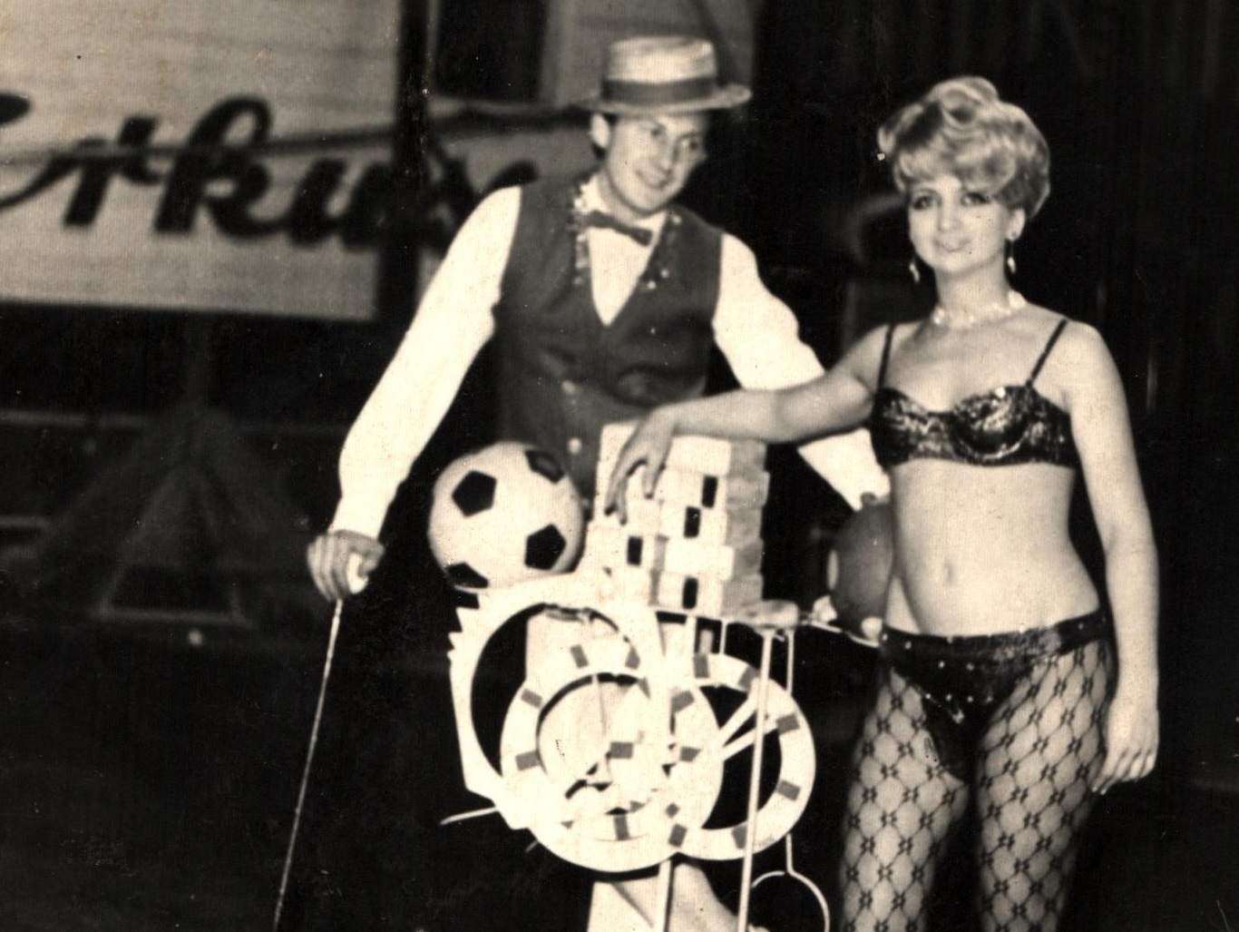 250 év cirkusz neves művészekkel - ma díszvendégünk lesz Nagy Lajos „Nereus”!