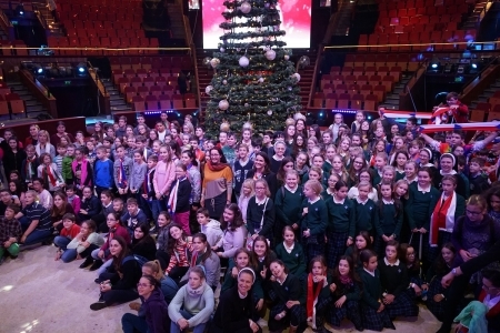 Mintegy 1200 gyereket látott vendégül a Fővárosi Nagycirkusz