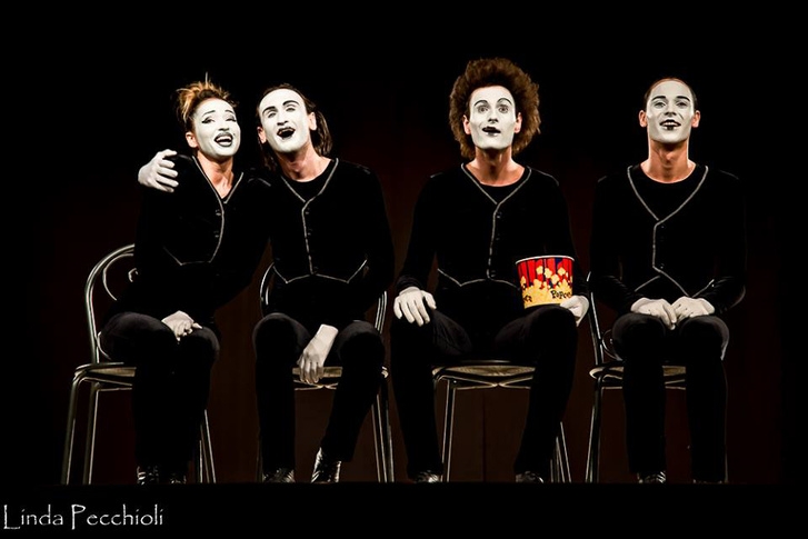 Színházon innen, cirkuszon túl