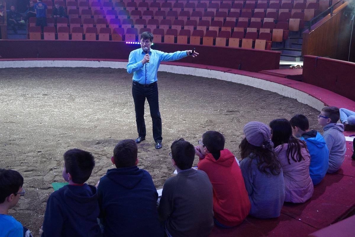 Matematika felső tagozatosoknak: számok a manézsban