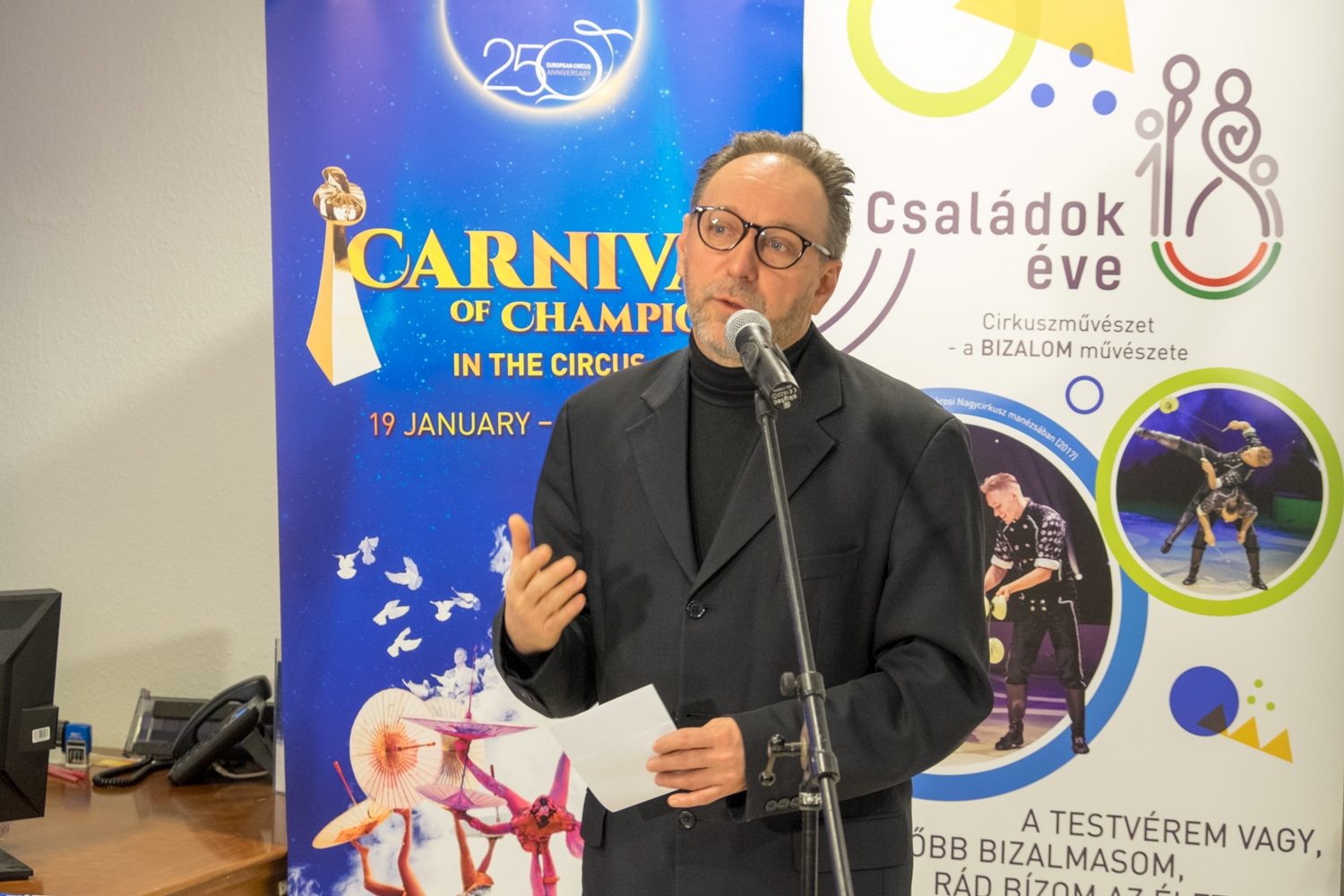 Nőnapi irodamegnyitó ünnepség az Andrássy út 28-as szám alatt!