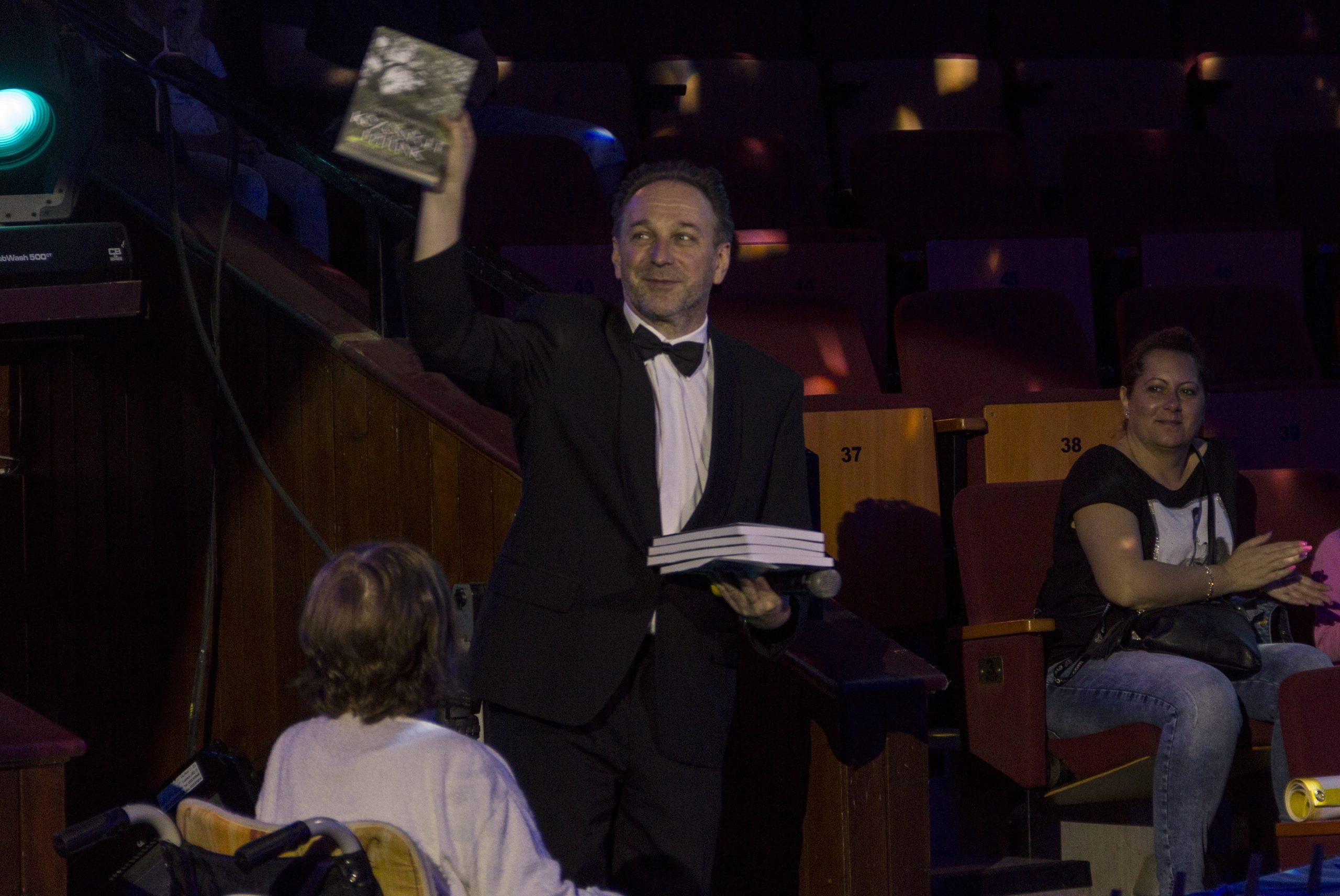 Közösséget építünk - összetartozunk