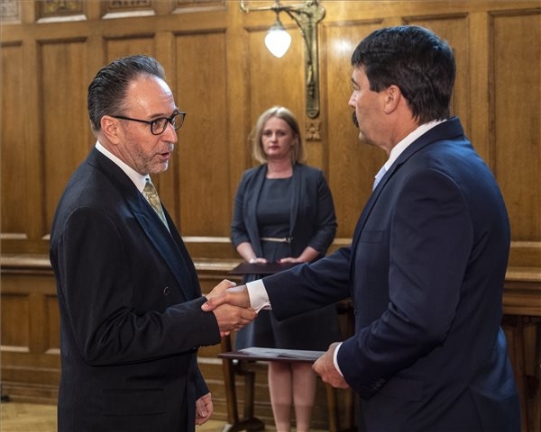 Fekete Péter lett a kulturális államtitkár