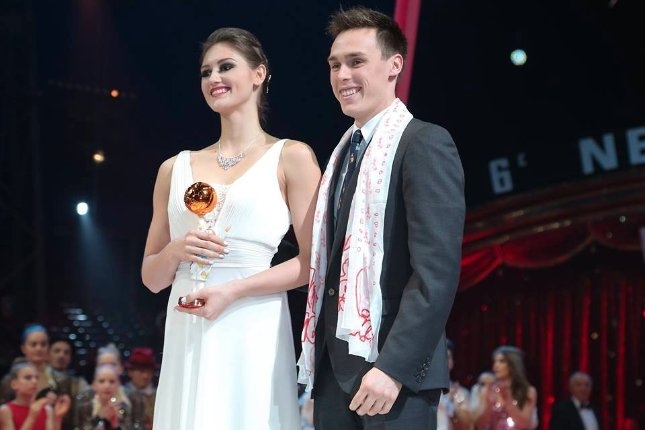 Versengenek a cirkuszok Zsófiért