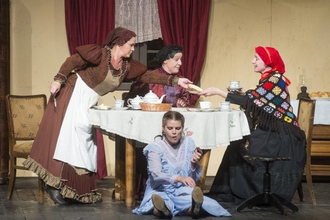 A bizarr kísérletektől a népszerű darabokig Kisvárdán