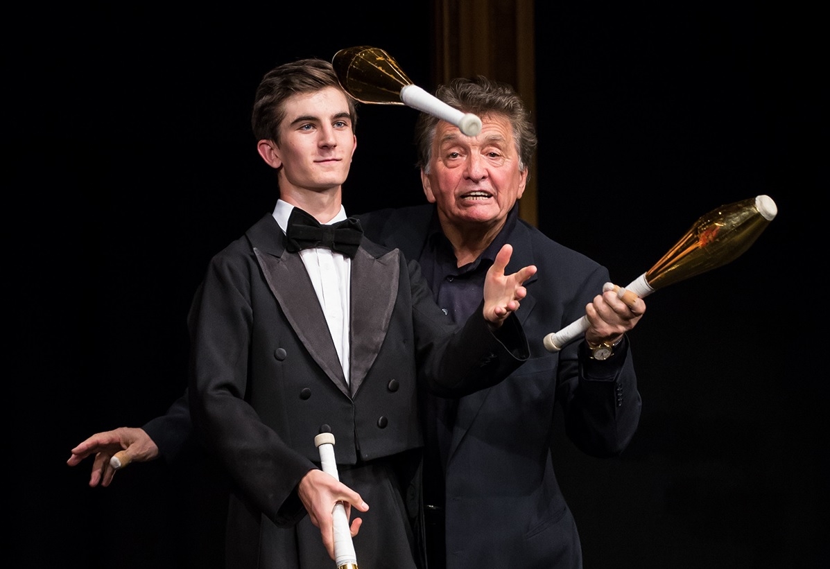 Két zsonglőr generáció közös fellépése