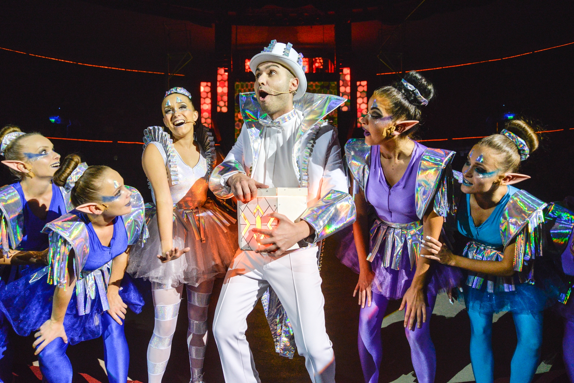 Beköszöntött a karácsony a Fővárosi Nagycirkuszba!