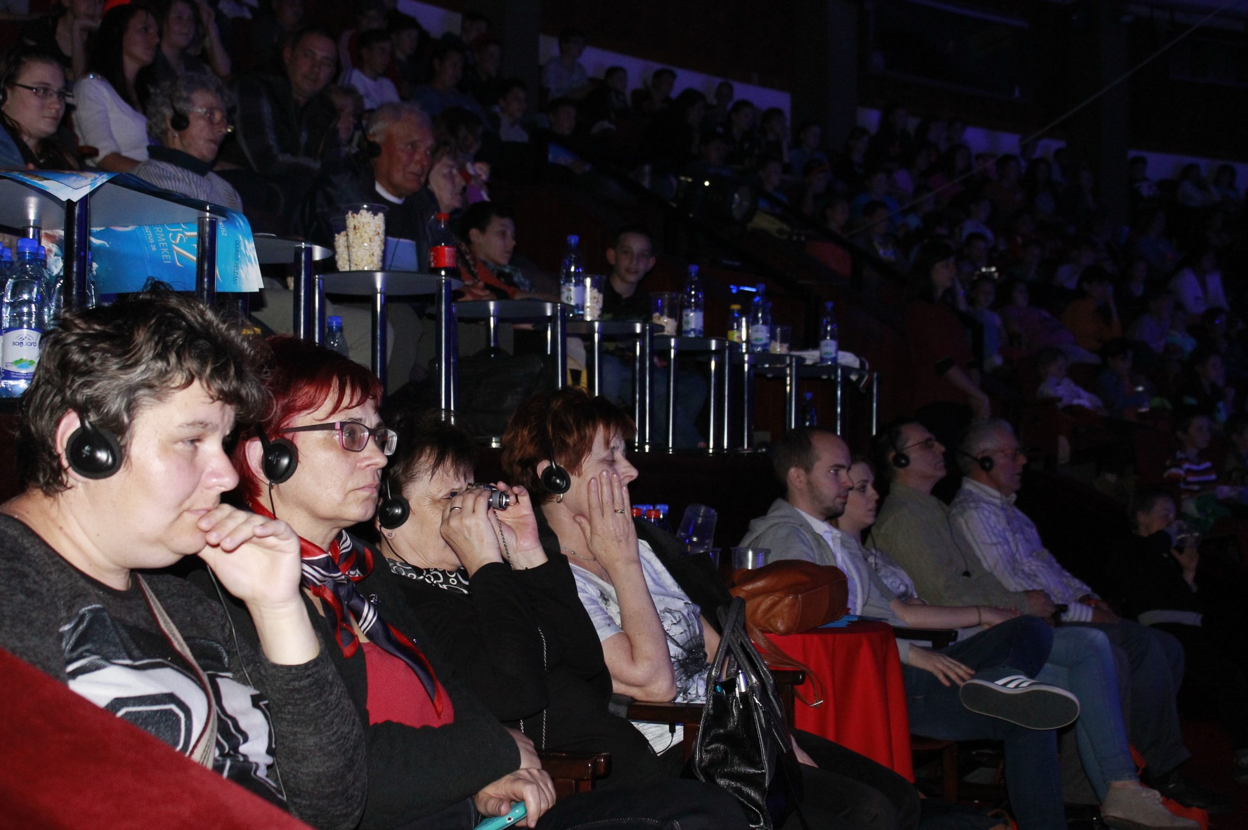 Kulisszajárás és audionarrált előadás a Szikramanók – Karácsonyi kaland a cirkuszban előadáson!