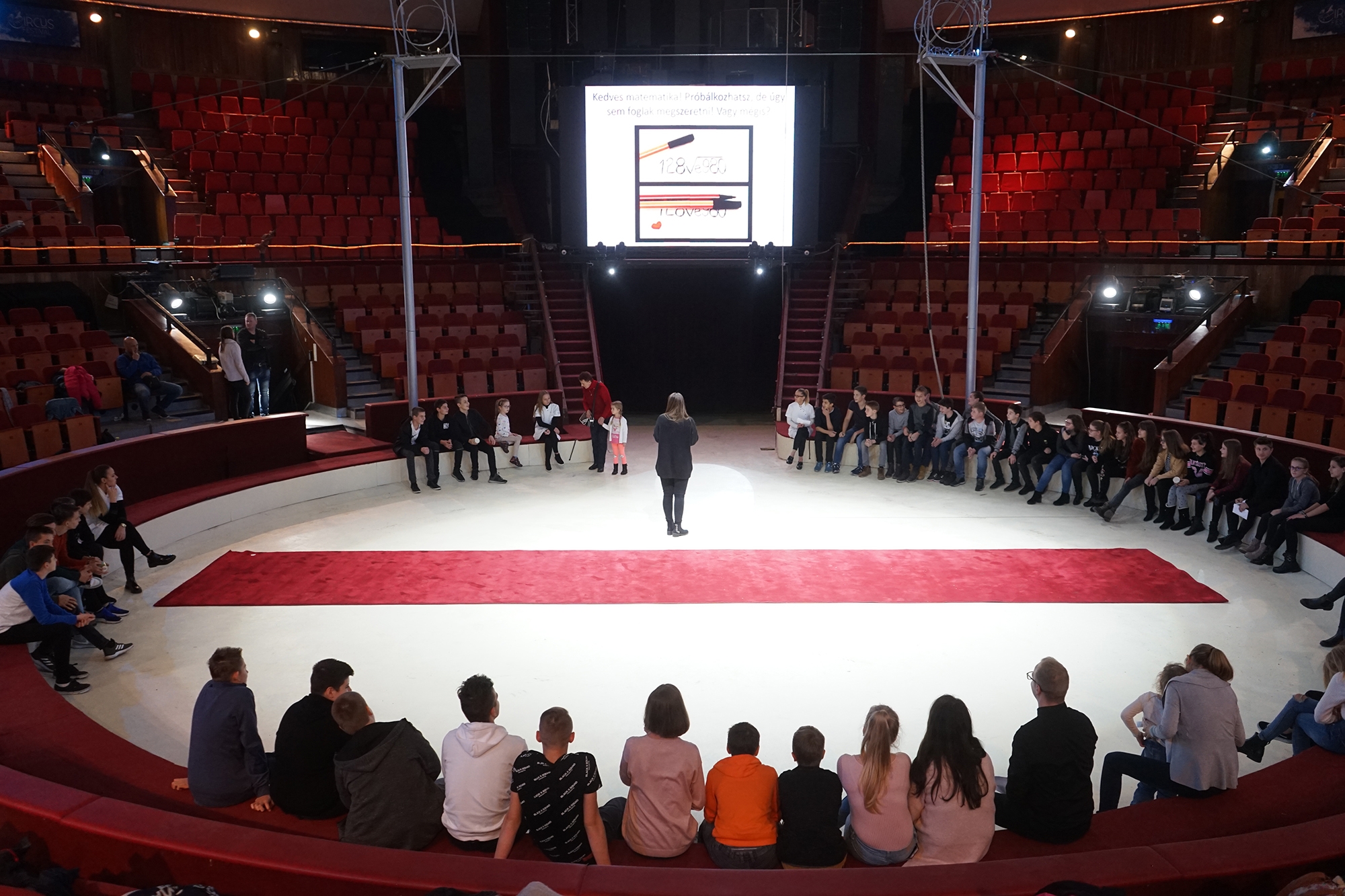 A matematika játékos világa a cirkuszban