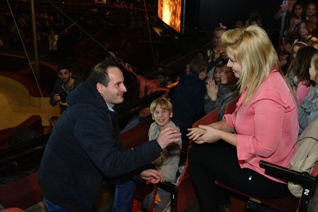 Lánykérés a cirkuszban: Könnyek között mondott igent Gábornak a kedvese