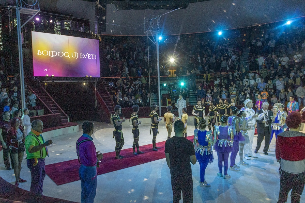 Egy felejthetetlen szilveszteri előadással búcsúzott a Szikramanók – Karácsonyi kaland a cirkuszban!