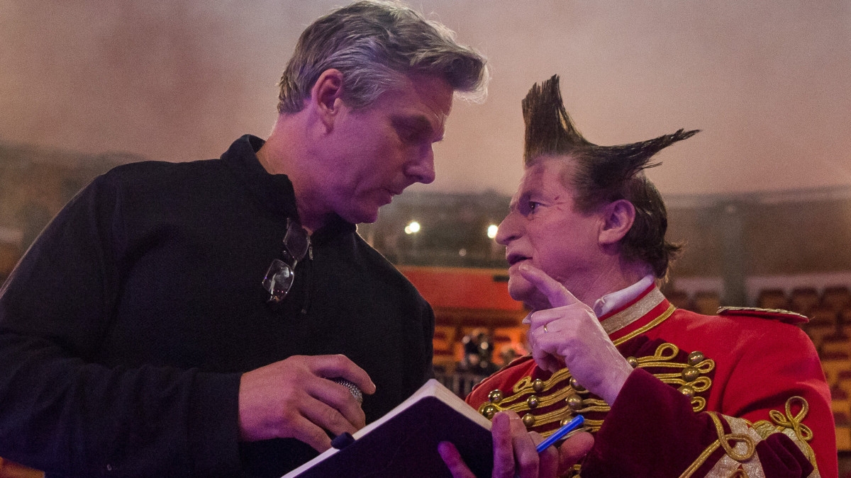 Ezt a magyar rendezőt választotta ki Tim Burton