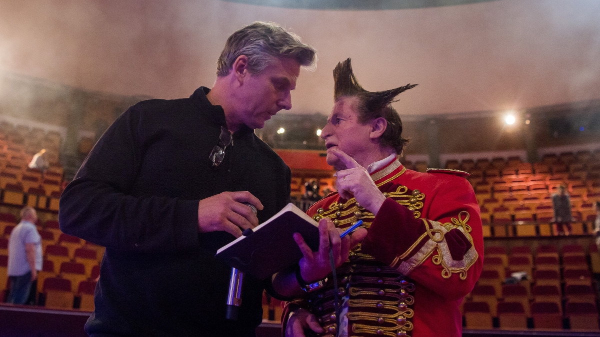 Kristóf Krisztián: a magyar zsonglőr, aki Tim Burtont is elvarázsolta