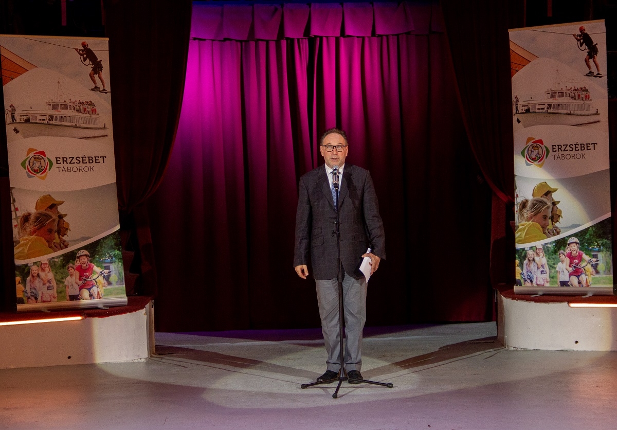 Repülőcirkusszal zárják a nyaralást az Erzsébet-táborok lakói