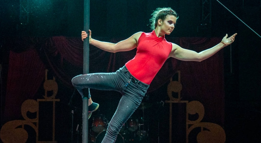 A Fővárosi Nagycirkuszban tett artistavizsgát a szolnoki lány