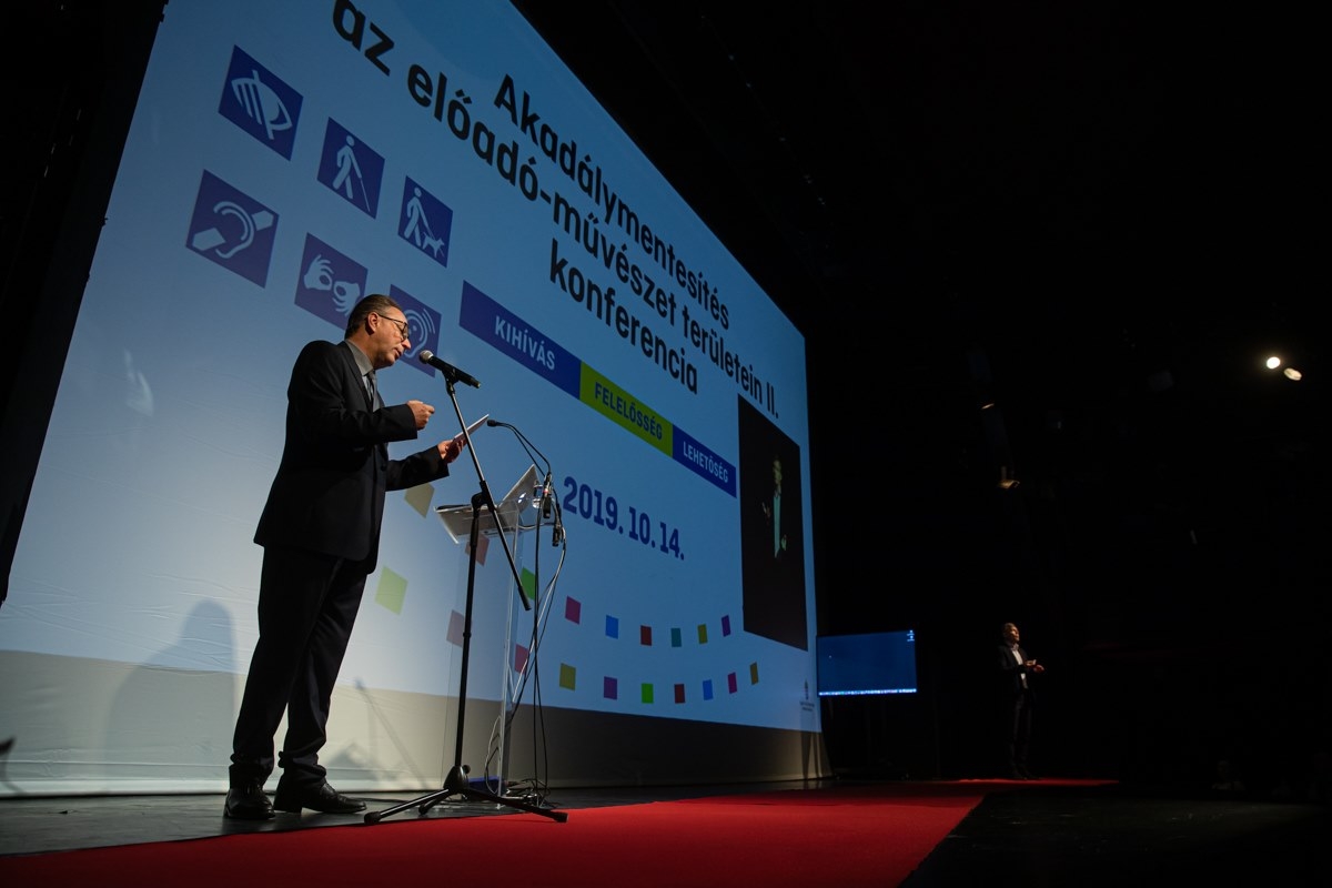 Bemutatkozott a Fővárosi Nagycirkusz programja az Akadálymentesítés az előadó-művészet területein elnevezésű konferencián