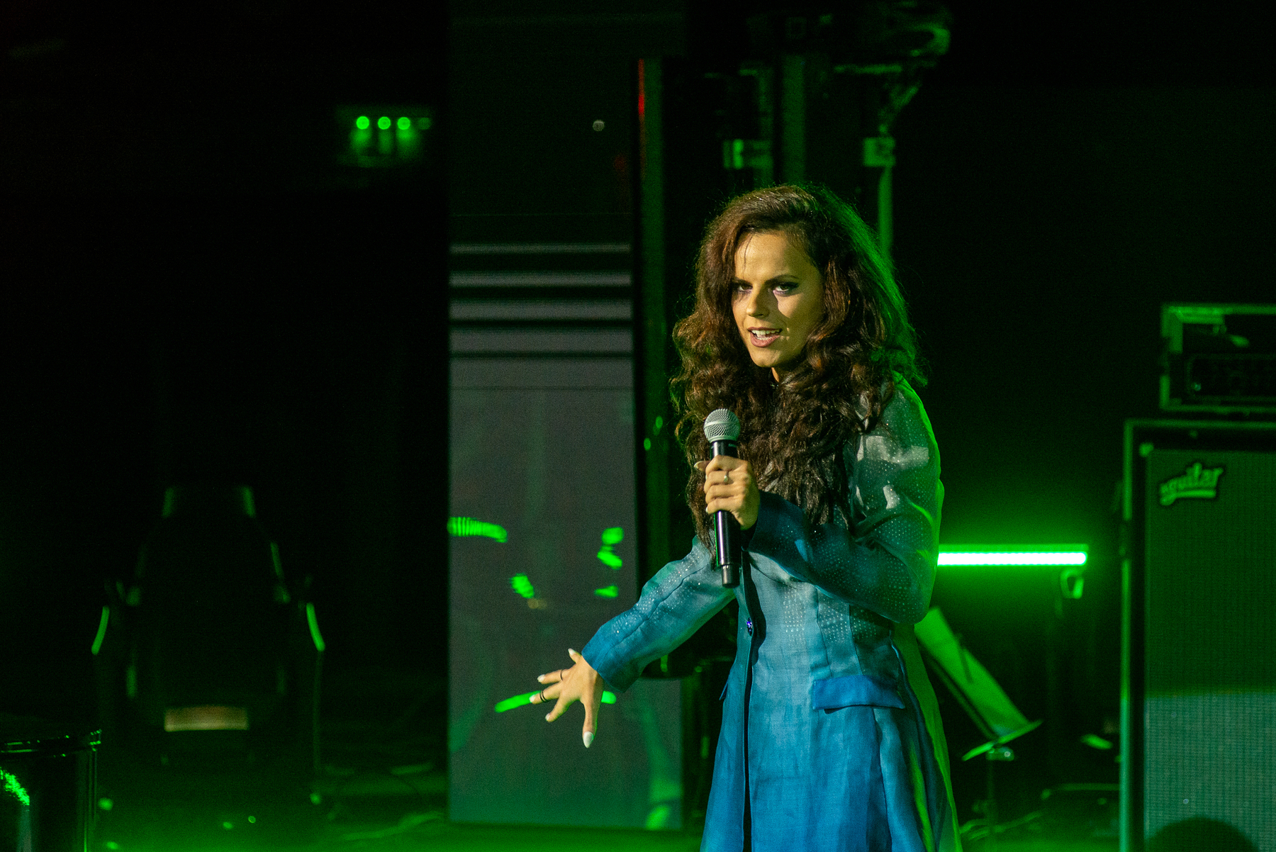 c99b7c7c-e704-49f4-9c06-86ff9923cf48