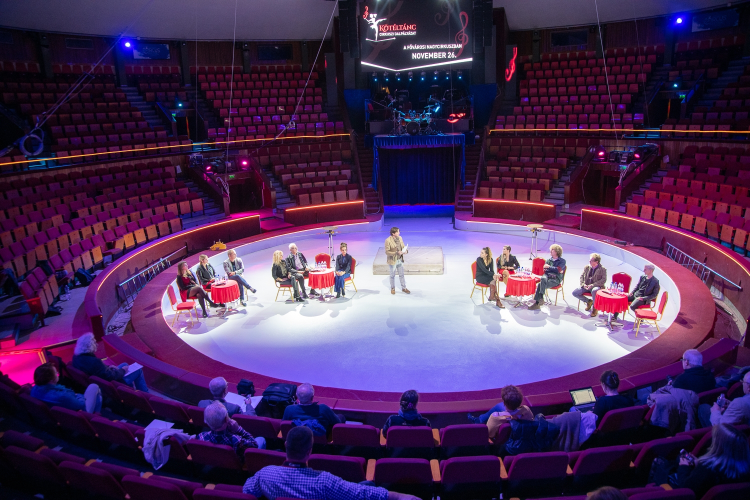 A mai nap folyamán a Kötéltánc dalpályázat sajtótájékoztatója volt a Fővárosi Nagycirkuszban