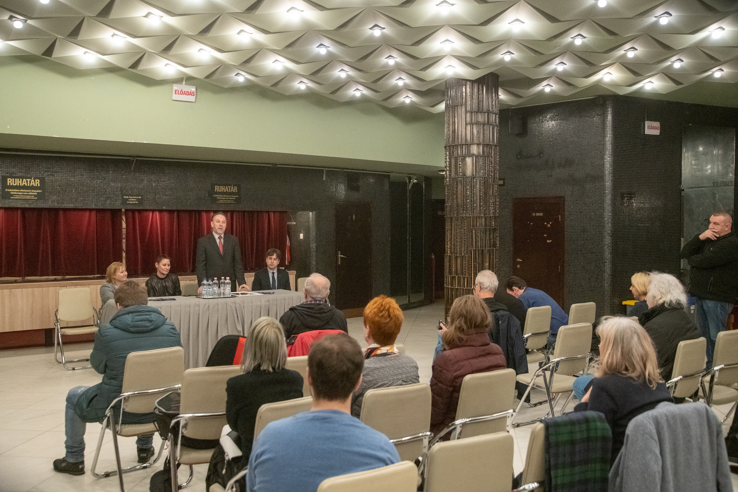 Megnyitották az artistaképző iskola 70. ünnepi évadját   