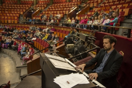 Ezüst Érdemkereszt kitüntetést kapott Szakál László, a Fővárosi Nagycirkusz zenekarvezetője   
